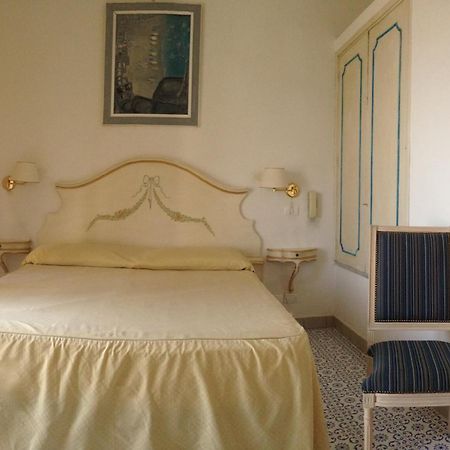 Hotel Villa Delle Palme In Positano Rum bild