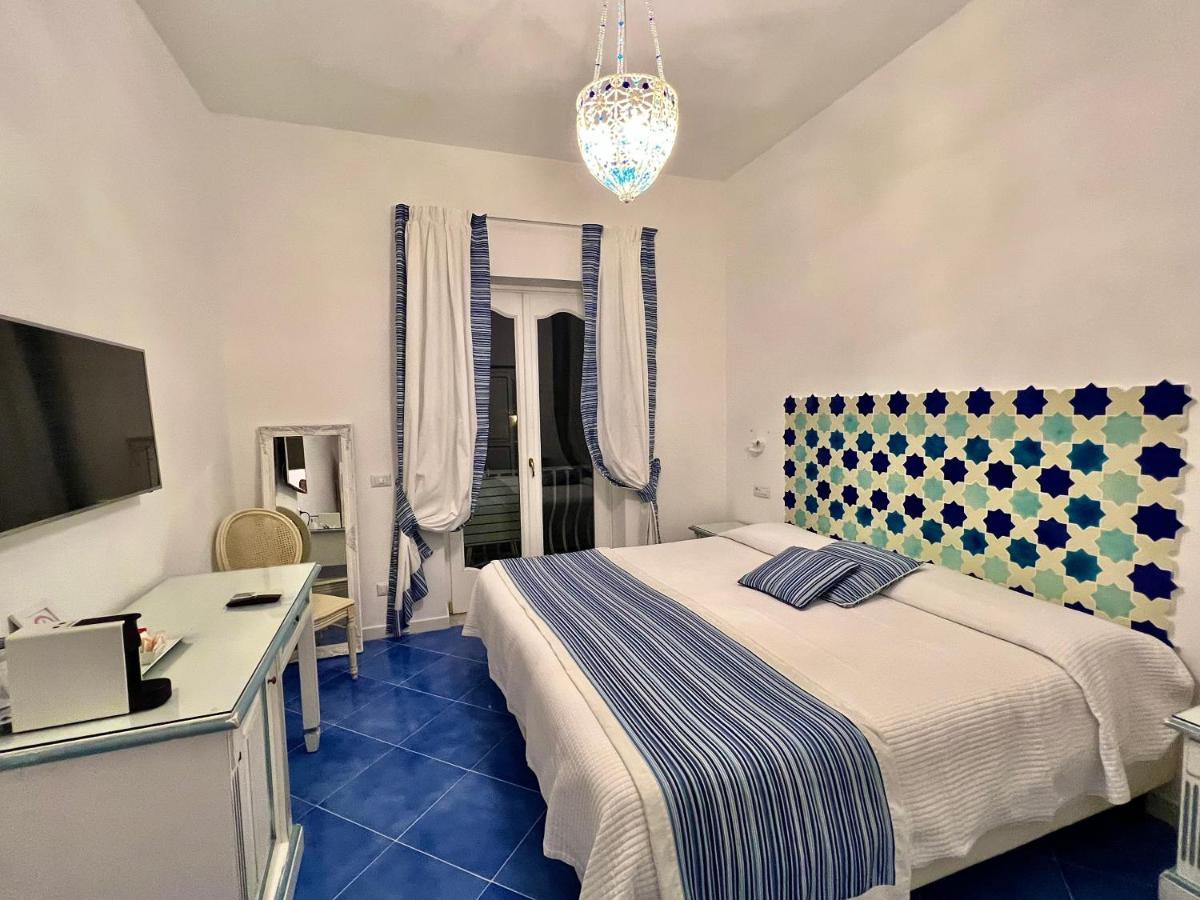 Hotel Villa Delle Palme In Positano Exteriör bild
