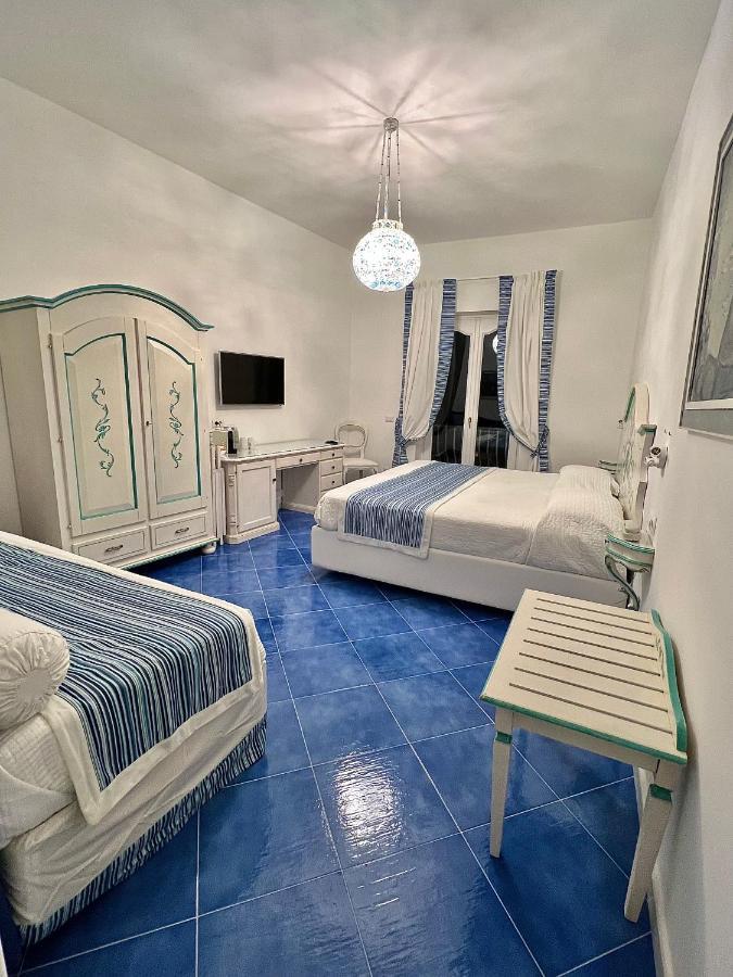 Hotel Villa Delle Palme In Positano Exteriör bild