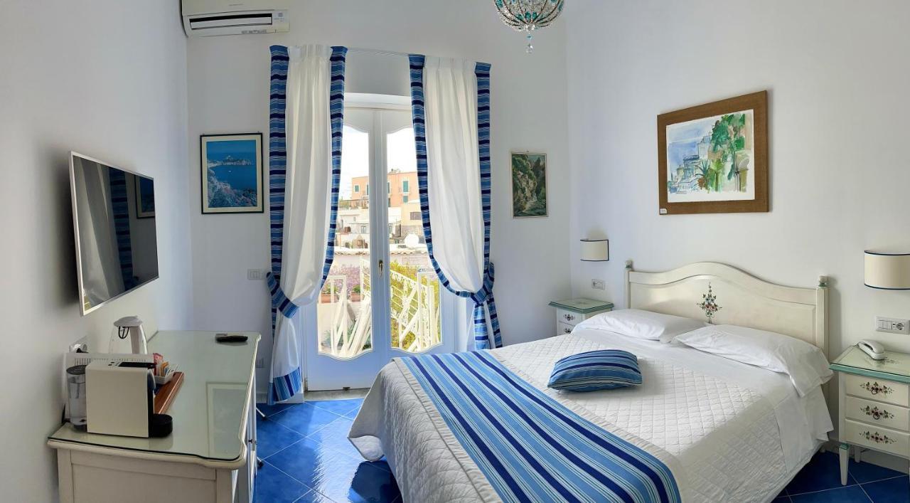Hotel Villa Delle Palme In Positano Exteriör bild