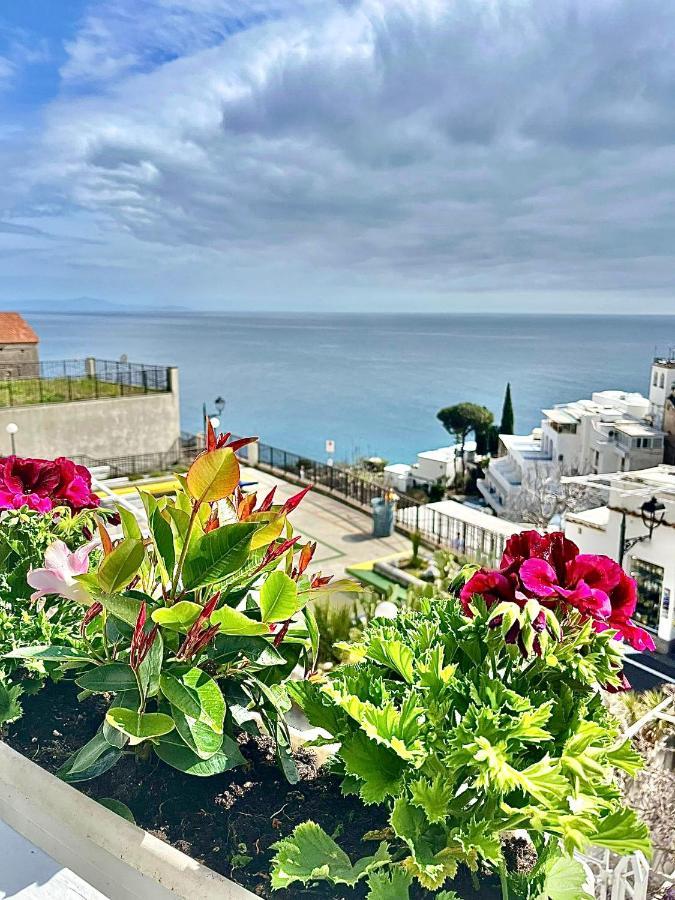 Hotel Villa Delle Palme In Positano Exteriör bild