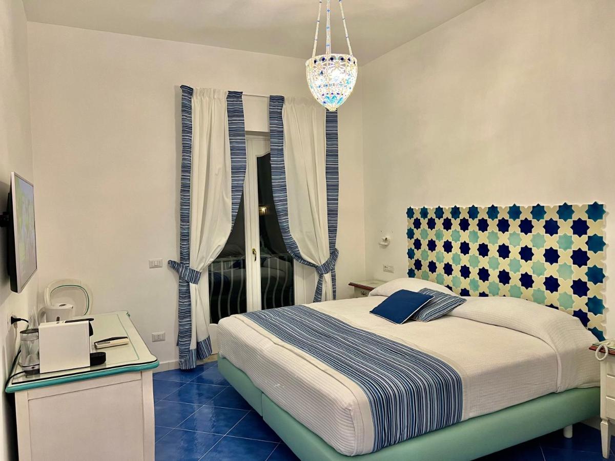 Hotel Villa Delle Palme In Positano Exteriör bild