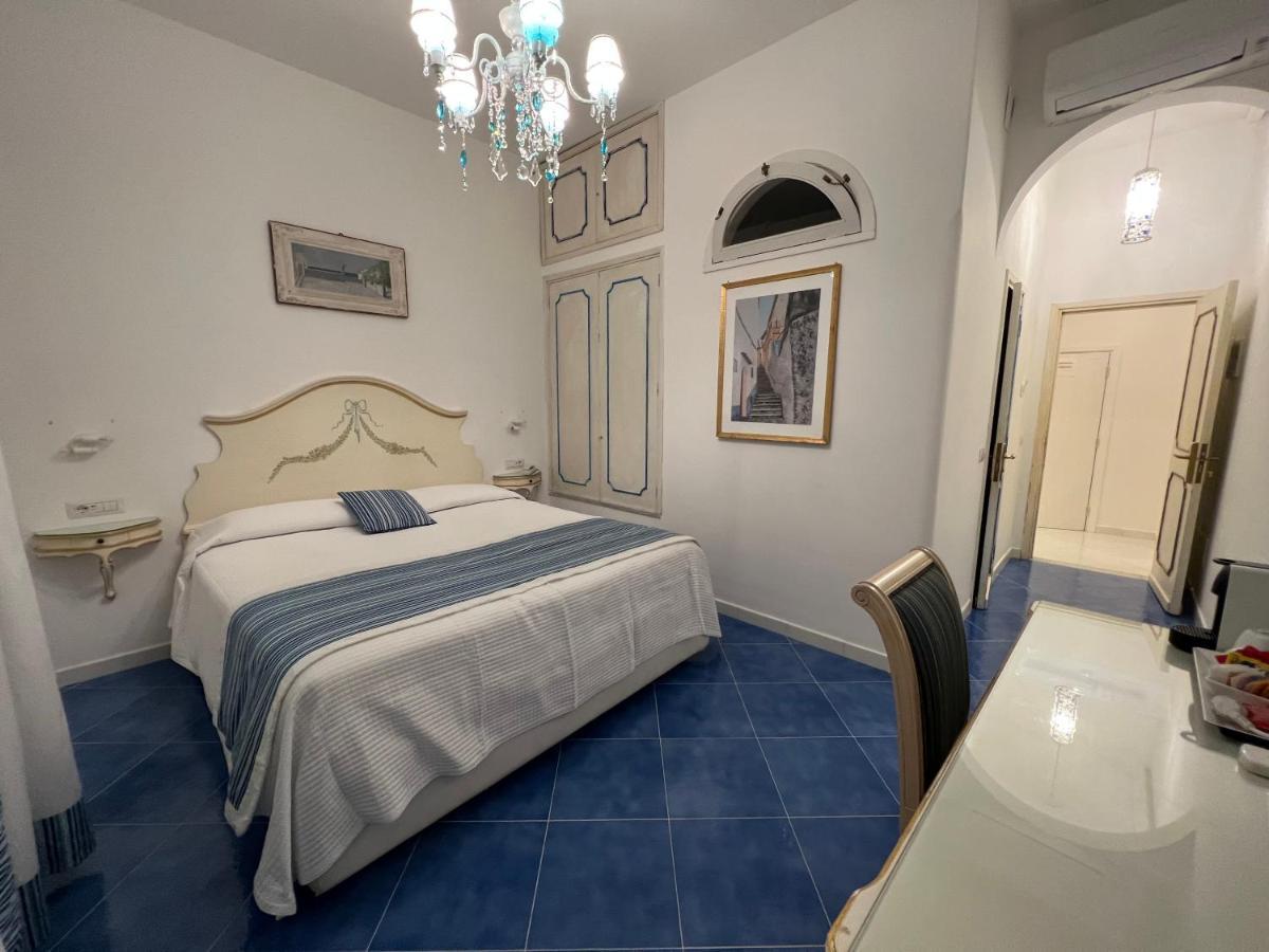 Hotel Villa Delle Palme In Positano Exteriör bild