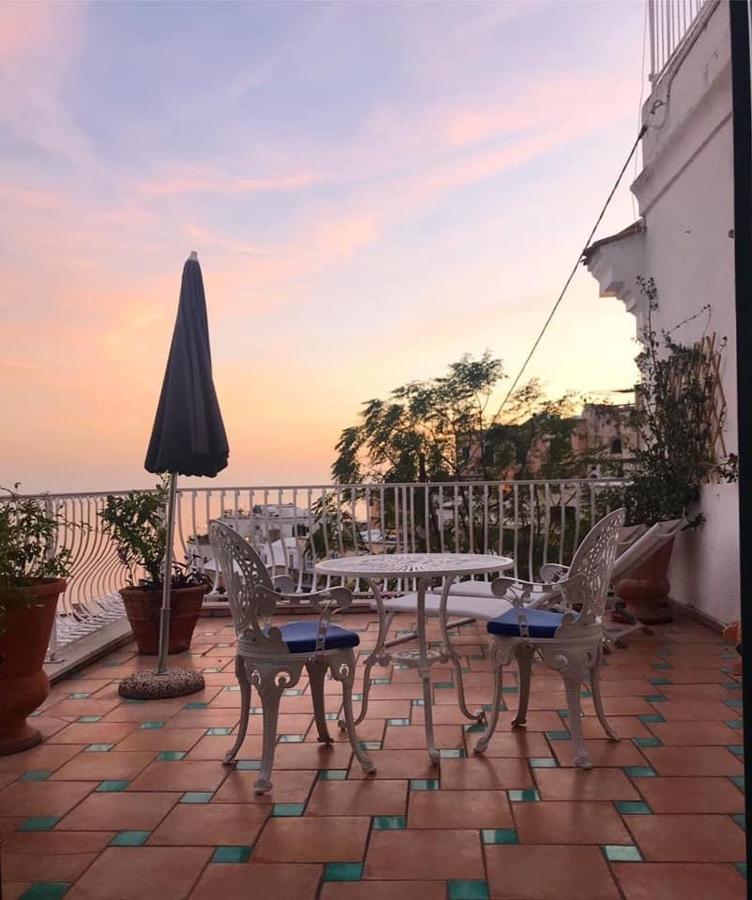 Hotel Villa Delle Palme In Positano Exteriör bild