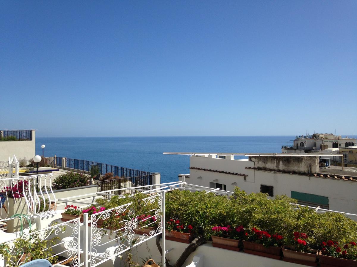 Hotel Villa Delle Palme In Positano Exteriör bild
