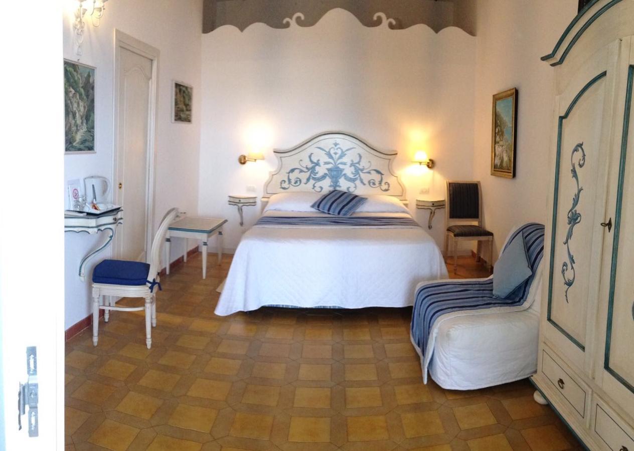 Hotel Villa Delle Palme In Positano Exteriör bild