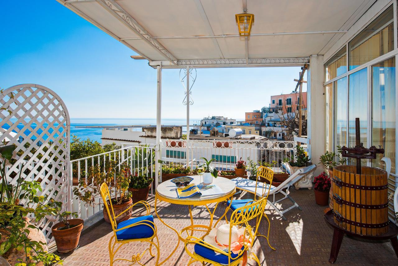 Hotel Villa Delle Palme In Positano Exteriör bild